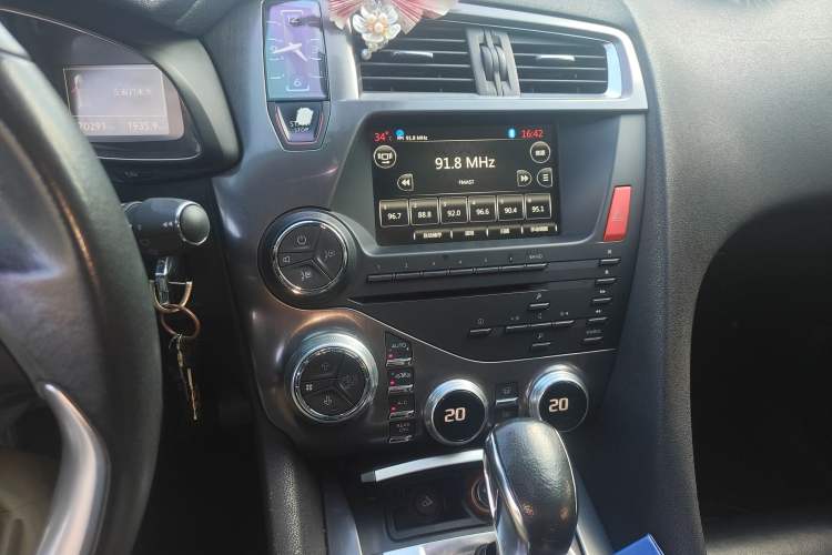 Used DS 5 2014 1.6T Luxury Edition THP160
