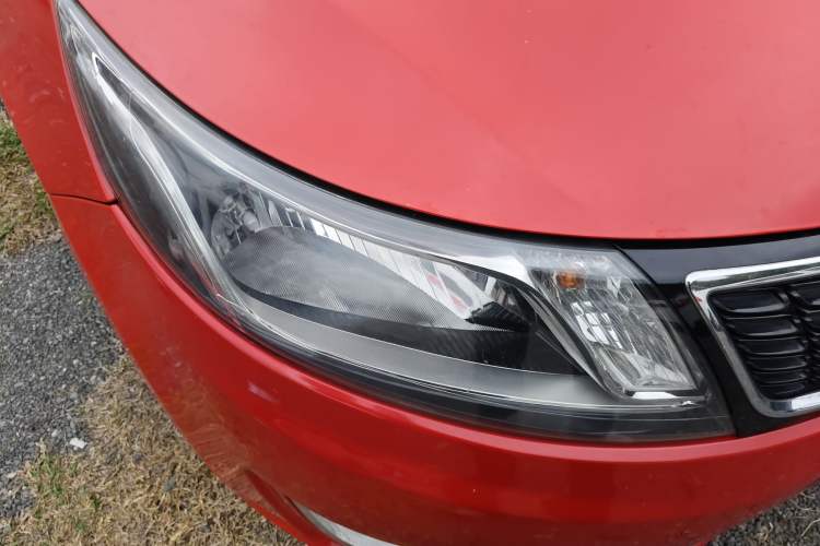 Used Kia K2 2012 Hatchback 1.4L Automatic Cool Edition Right Front Headlight