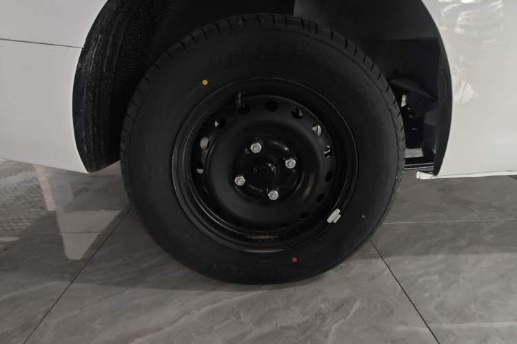 Used Wuling Hongguang New Energy 2024 All-Electric Model 300KM Practical Version Exterior 5