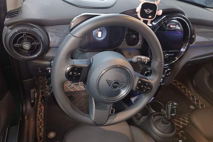 Used MINI MINI 2023 1.5T COOPER Artist Five-Door Edition