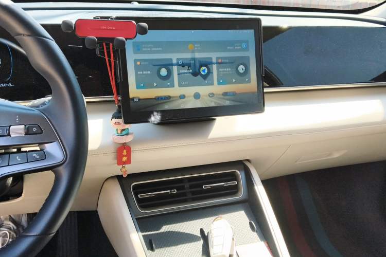 Used BYD Qin L 2024 DM-i 80KM Leading Model Audio And AC Panel