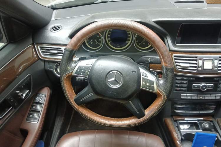 Used Mercedes-Benz E-Class 2015 E 320 L 4MATIC Steering Wheel