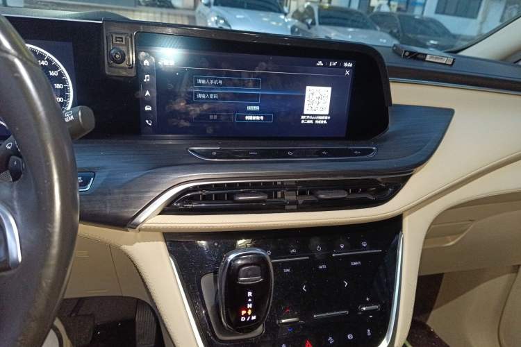 Used Buick GL8 2022 ES Landtrek 653T Luxury Edition