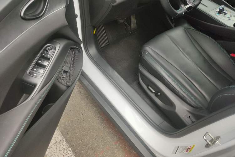 Used BYD Seal 06 New Energy 2025 DM-i Smart Drive 120KM Deluxe Model Driver Seat