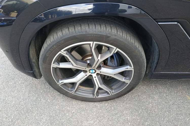 Used BMW X6 2023 xDrive40i Luxury Model with M Sport Package
