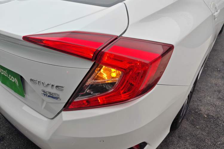 Used Honda Civic 2016 220TURBO CVT Luxury Edition
