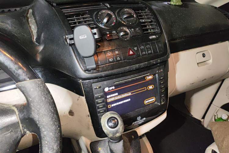 Used Mercedes-Benz Viano 2010 2.5L Luxury Edition