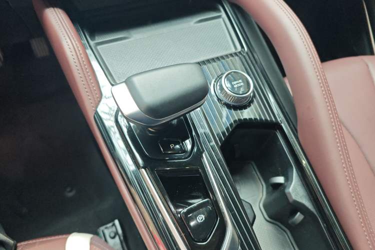 Used Geely Auto Monjaro L 2021 2.0TD DCT EVO Two-Wheel Drive Smart Luxury Version
