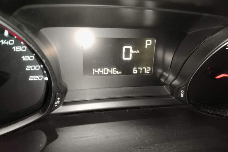 Used Peugeot 308S 2015 1.2T Automatic Jingchi Edition Odometer Close Up