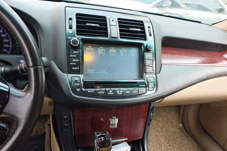 Used Toyota Crown 2010 2.5L Royal Leather Sunroof Edition
