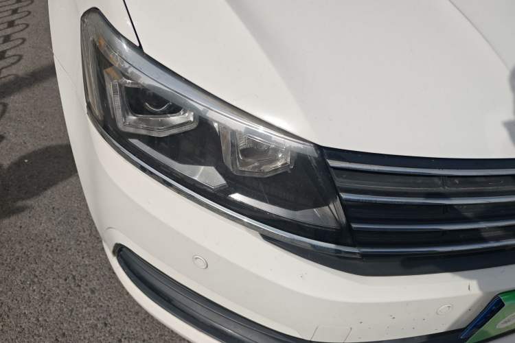 Used Volkswagen Lavida 2015 1.6L Manual Fashion Edition
