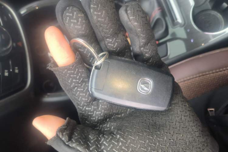 Used CHANGAN CS75 2017 Shangku Edition 1.5T Manual ZhiXiang Model
