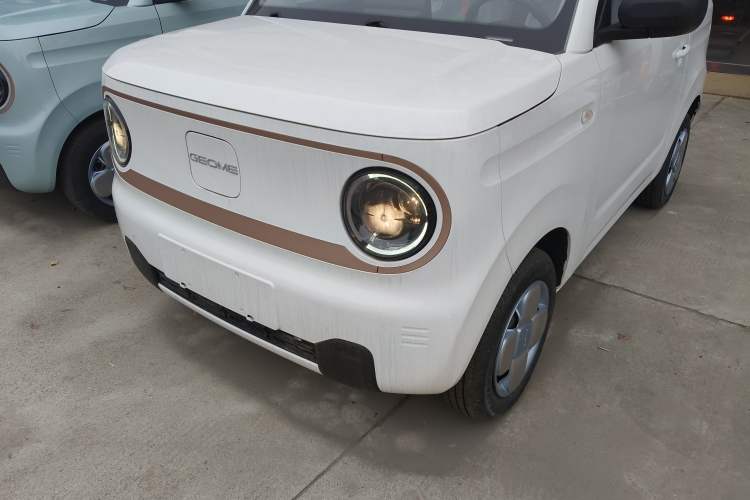 Used Geely Galaxy Panda 2024 Panda Mini 200km Endurance Bear
