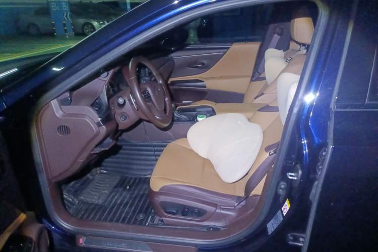 Used Lexus ES 2020 200 Excellence Edition
