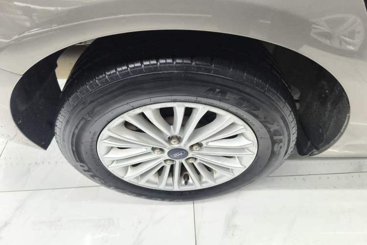 Used Ford Escort 2015 1.5L Automatic Comfort Edition
