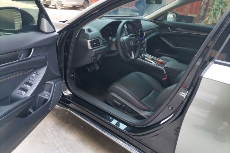 Used Honda Accord 2022 260TURBO Phantom Night · Prestige Edition Driver Seat