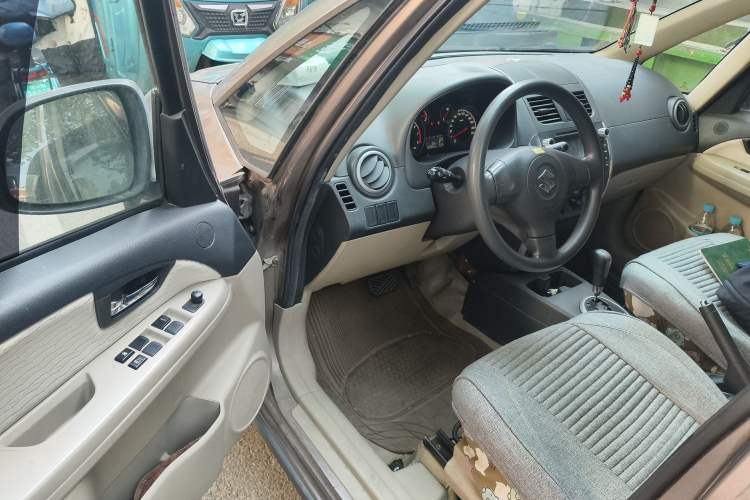 Used Suzuki SX4 S-Cross 2011 1.6L Automatic Comfort Edition