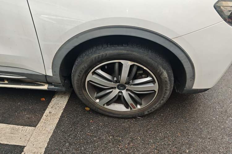 Used Haval H6 2017 Red Label 2.0T Automatic Two-Wheel Drive ZhiShang Model
