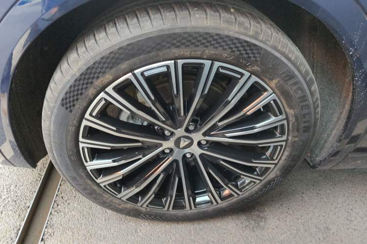 Used Deepal S09 2025 Four-Wheel Drive Ultra+ Custom Edition