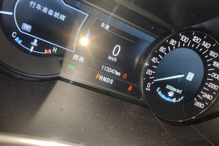 Used Lincoln MKX 2017 2.0T Two-Wheel Drive Deluxe Edition Odometer Close Up