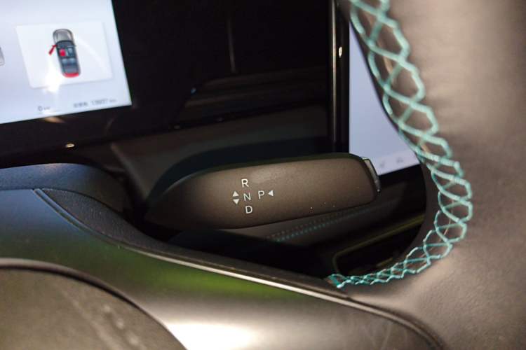 Used BYD Qin L 2025 EV 470KM Leading Edition Gear Lever