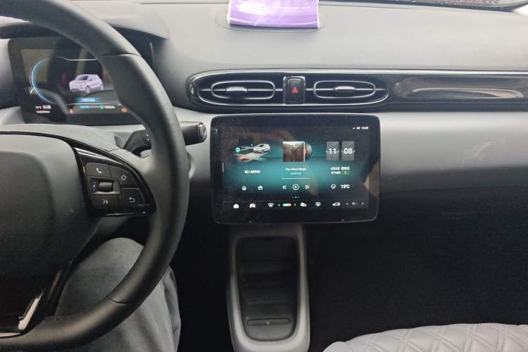 Used Leapmotor T03 2021 400 Luxury Edition Audio And AC Panel