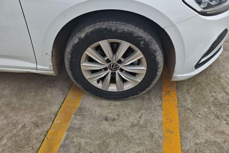 Used Volkswagen Lavida 2023 Revised 1.5L Automatic DeYi Edition Right Front Wheel Hub