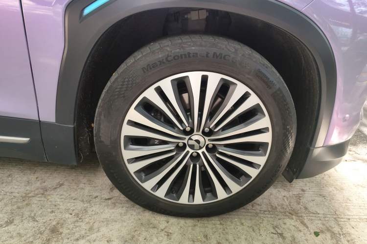 Used Nio EC6 2020 615 km Signature Edition Right Front Wheel Hub
