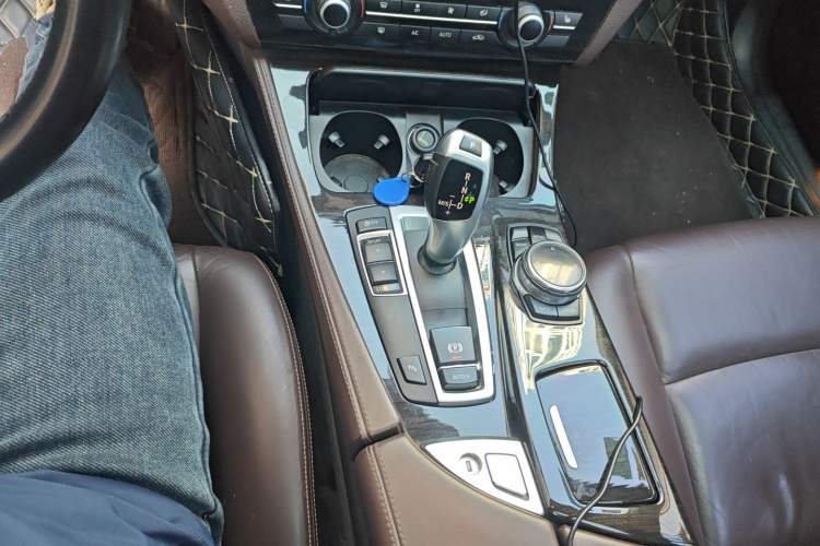 Used BMW 5 Series 2014 525Li Luxury Design Package
