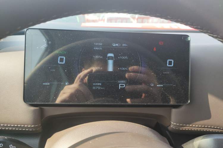 Used Wuling Wuling Starlight 730 2025 Model Plug-in Hybrid 125km Luxury Edition
