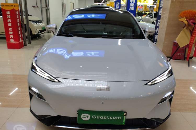 Used Geely Galaxy E8 2024 665 km Range Rear-Drive Starship Long-Range Version