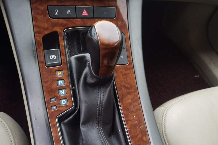 Used Buick LaCrosse 2012 2.4L SIDI Elegant Edition Gear Lever