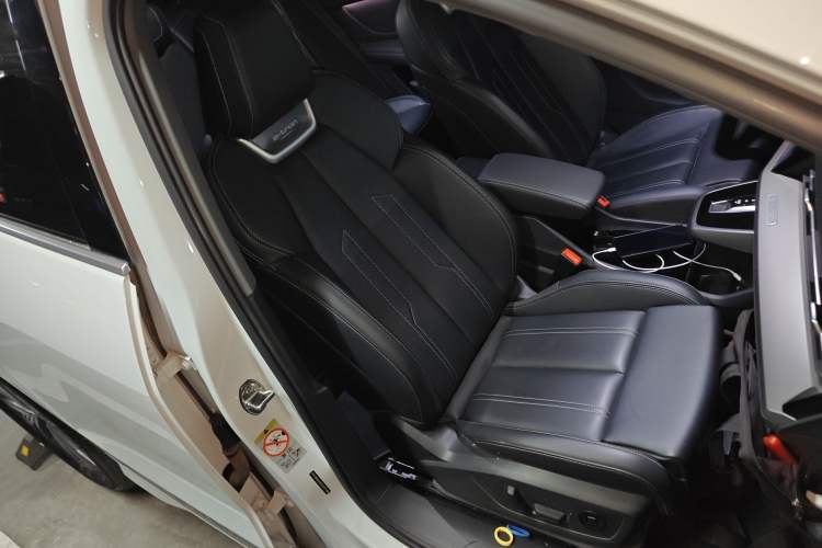 Used Audi Q4 e-tron 2023 40 e-tron Adventure Edition Right Front Seat