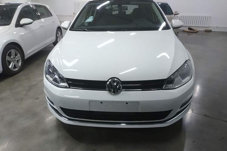 Used Volkswagen Golf 2015 1.4TSI Automatic Luxury Model Front