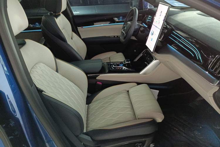 Used BYD Tang New Energy 2022 EV 635 km All-Wheel-Drive Flagship Model Right Front Seat