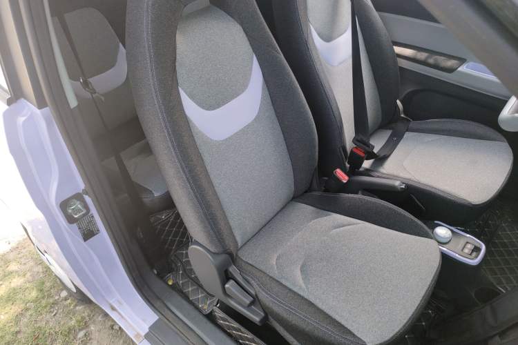 Used Chery New Energy QQ Ice Cream 2022 120km Conical Shape Lithium Iron Phosphate