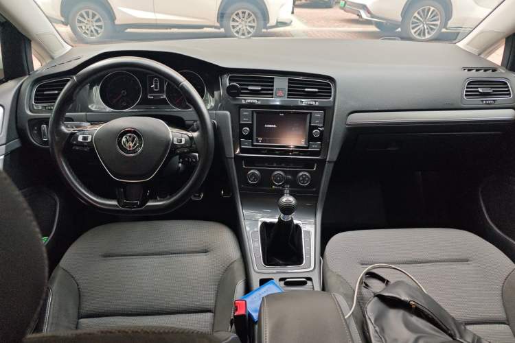 Used Volkswagen Golf 2018 230TSI Manual Comfort Version
