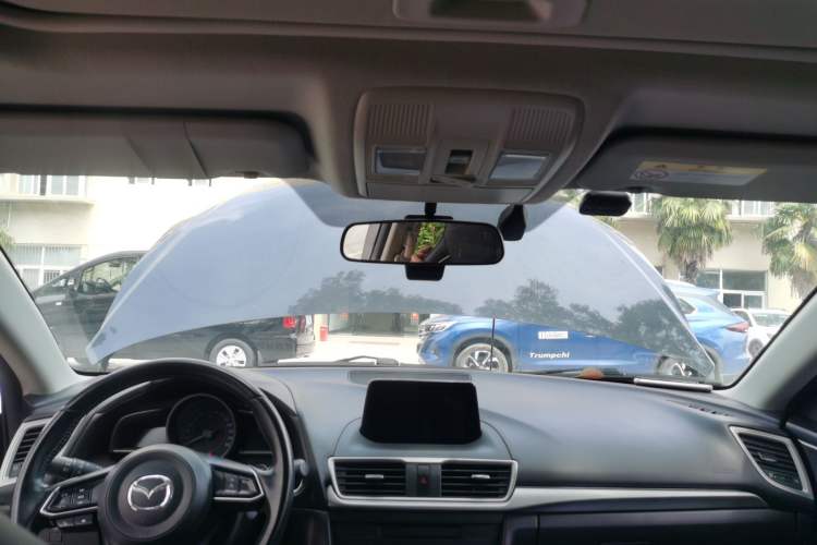 Used Mazda 3 Axela 2017 Hatchback 2.0L Automatic Luxury Model Emission Standard China V