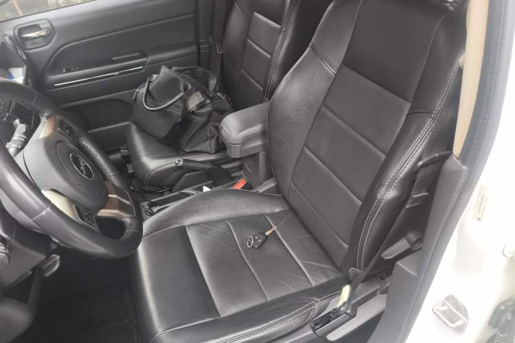 Used Jeep Compass 2012 2.4L Four-Wheel Drive Urban Edition
