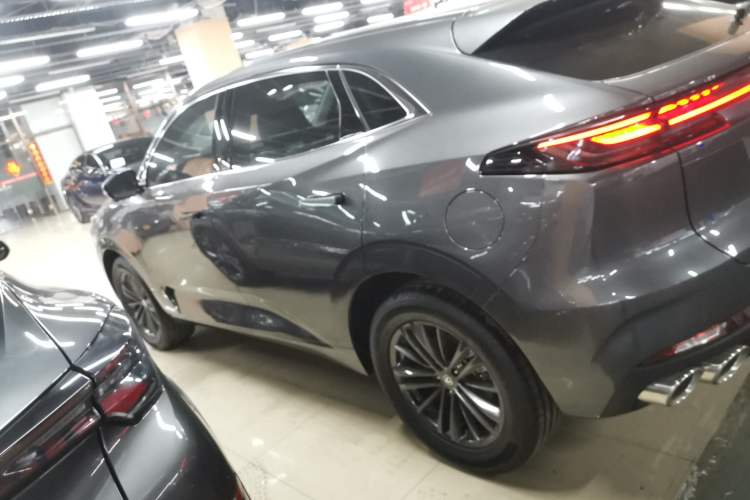 Used Changan UNI-K 2023 2.0T Two-Wheel Drive YueShang Trim
