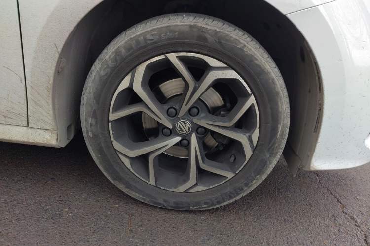 Used MG 5 2023 180 DVVT Manual Fashion Edition Right Front Wheel Hub