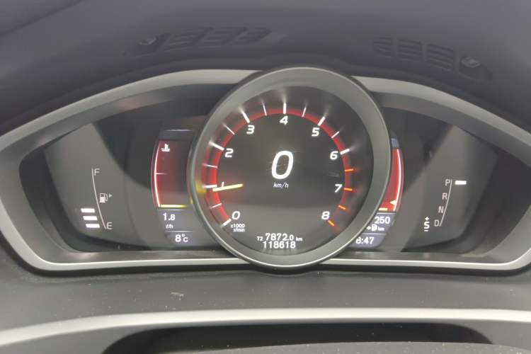 Used Volvo V40 2016 T4 Smart Luxury Edition