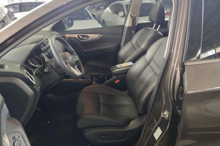 Used Nissan Qashqai 2021 2.0L CVT Luxury Edition Left Front Seat