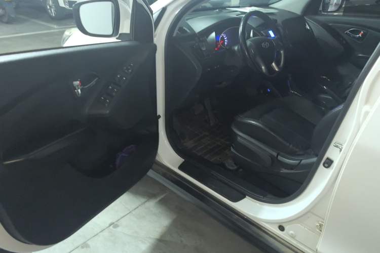 Used Hyundai ix35 2015 2.0L Automatic 2WD Smart Version China V Standard