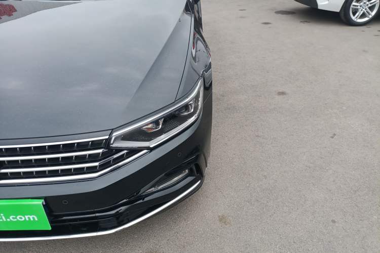 Used Volkswagen Magotan 2023 2 Million Units Commemorative Edition 330TSI DSG Luxury Version Left Front Headlight