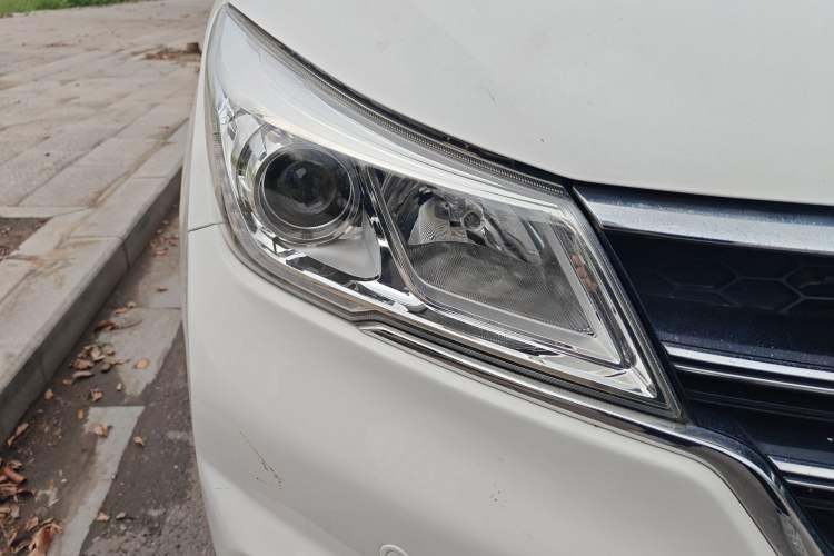 Used Baojun 730 2017 1.5T Manual Style 7 Seats China V