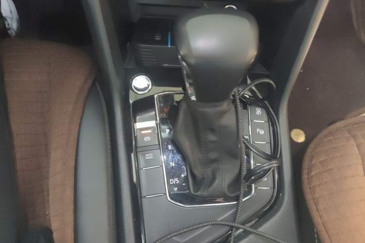 Used Volkswagen Tiguan L 2020 330TSI Automatic Two-Wheel Drive Smart Luxury Edition China VI Standard Gear Lever