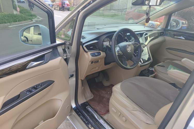 Used Buick GL8 2017 ES 28T Flagship Model China V Standard Driver Seat