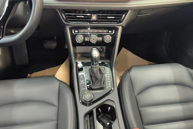 Used Volkswagen Tharu 2019 330TSI Four-Wheel Drive Flagship Model China VI Standard
