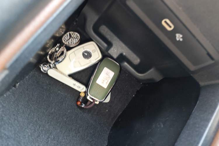 Used Mercedes-Benz GLE 2024 GLE 450 4MATIC AMG Line Vehicle Key